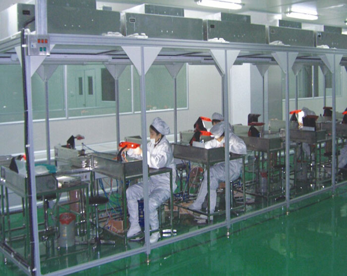 百級潔凈棚作為一種高級別的潔凈室設(shè)施，其在生物制藥過程中的重要性不言而喻。
